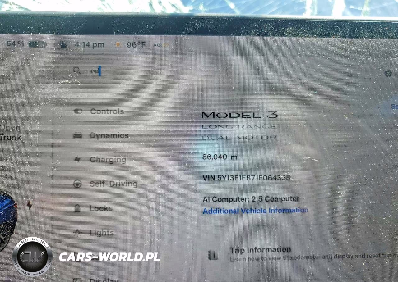 2018 Tesla Model 3 VIN:5YJ3E1EB7JF064358 - 9