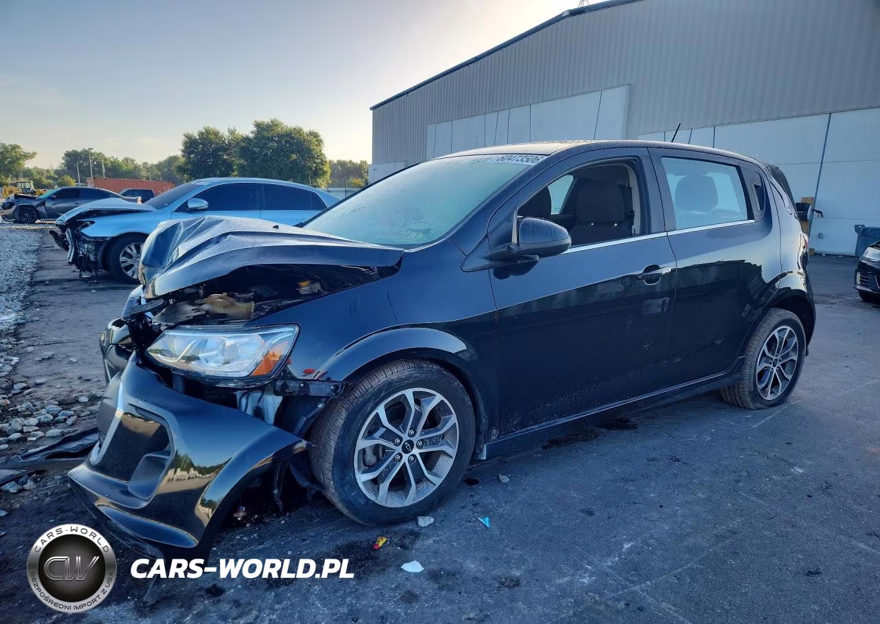 2020 Chevrolet Sonic Lt – zdjęcie 1 z 12