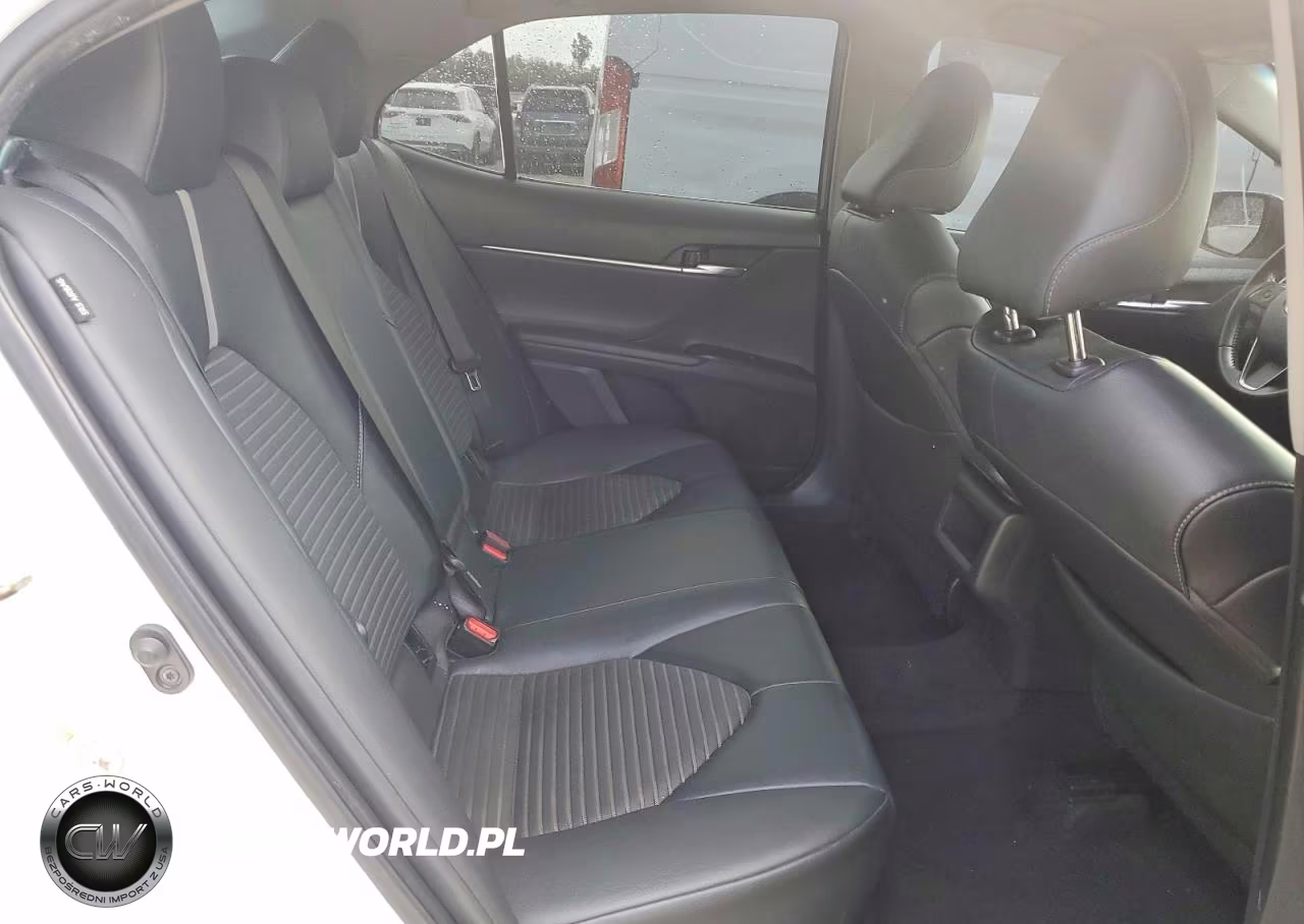 2018 Toyota Camry Se VIN:4T1B11HK5JU024401 - 10