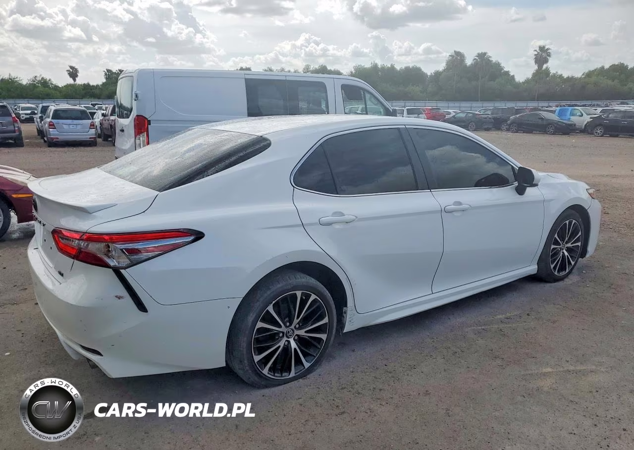 2018 Toyota Camry Se VIN:4T1B11HK5JU024401 - 3