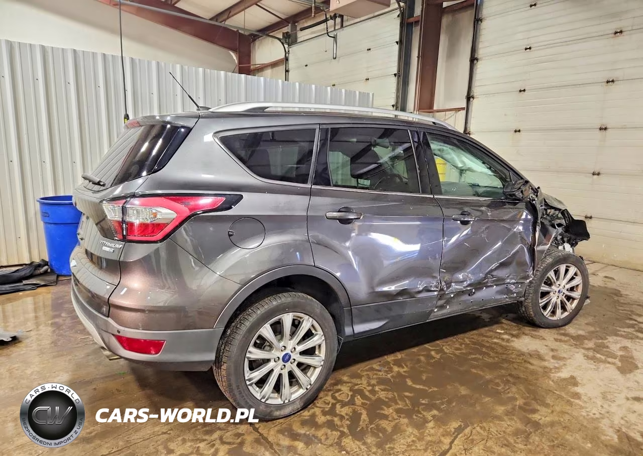 2017 Ford Escape Titanium VIN:1FMCU9J9XHUF09323 - 3