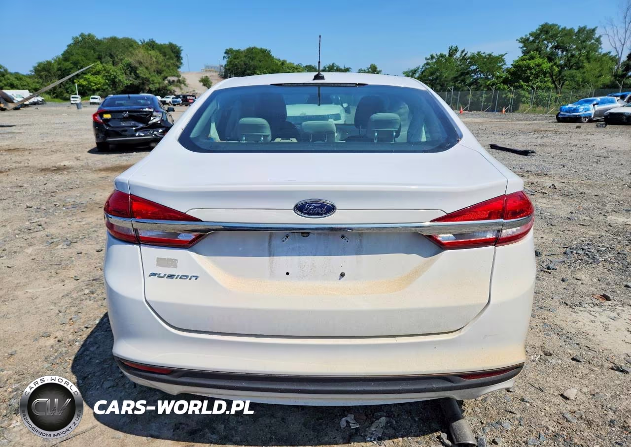 2018 Ford Fusion S VIN:3FA6P0G75JR194508 - 6