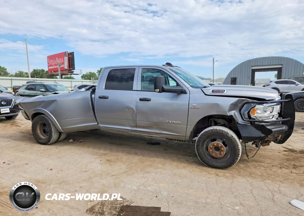 2019 Ram 3500 Tradesman VIN:3C63RRGL8KG708302 - 4