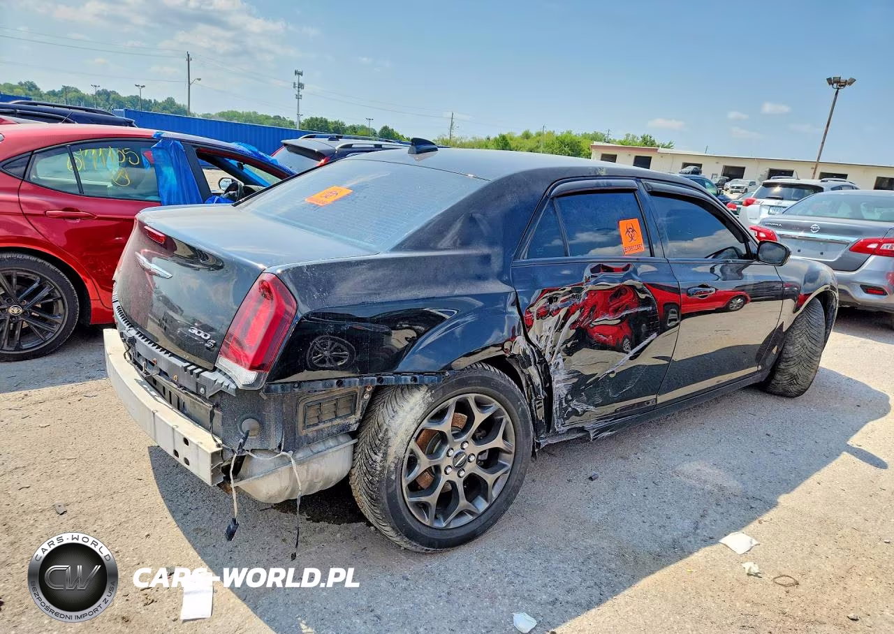 2016 Chrysler 300 S VIN:2C3CCAGG9GH225041 - 3