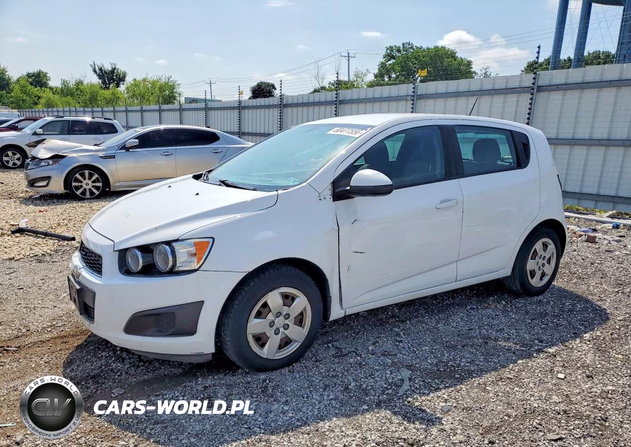 2015 Chevrolet Sonic Ls – zdjęcie 1 z 12
