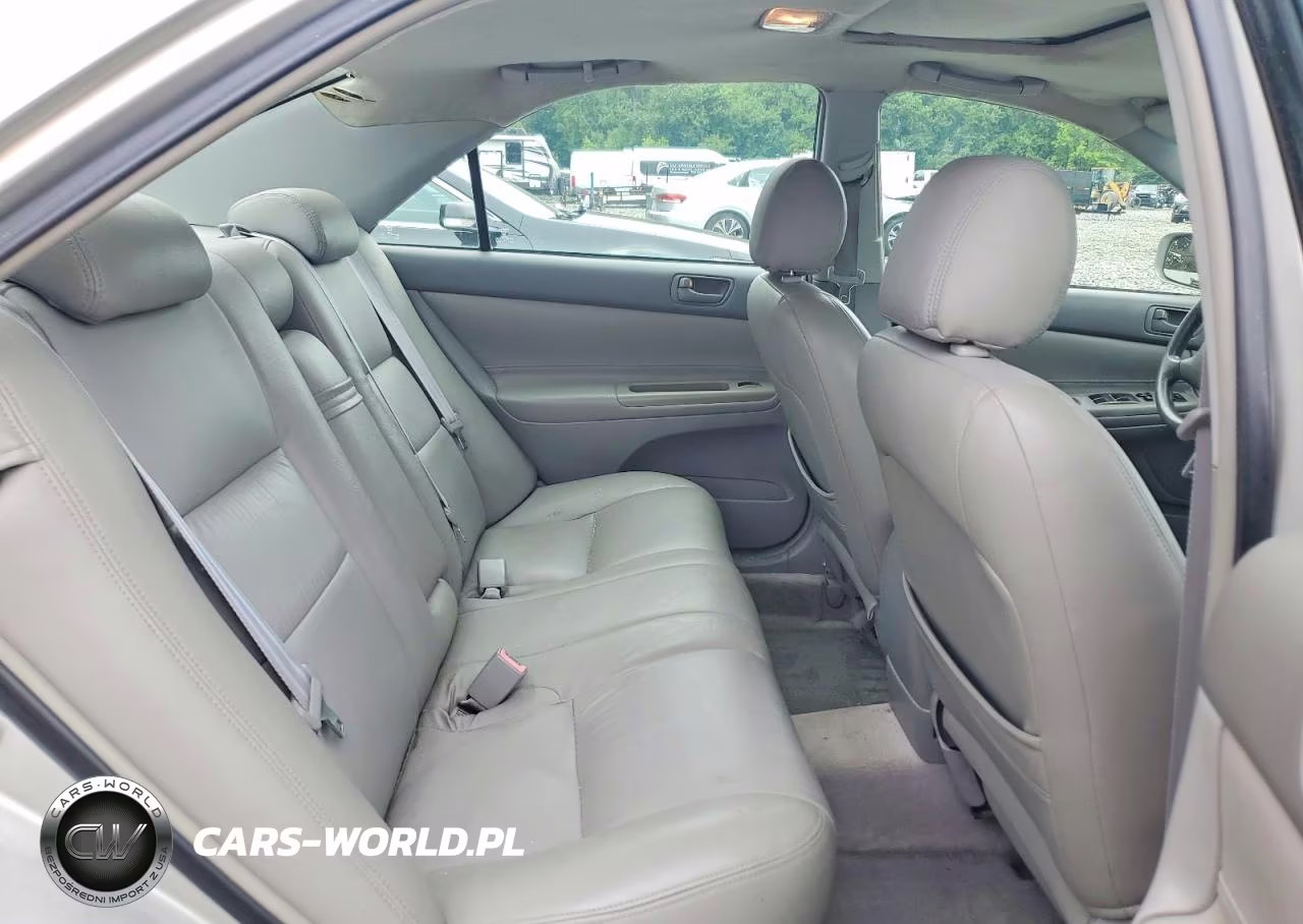 2002 Toyota Camry Le VIN:4T1BE32KX2U007250 - 10