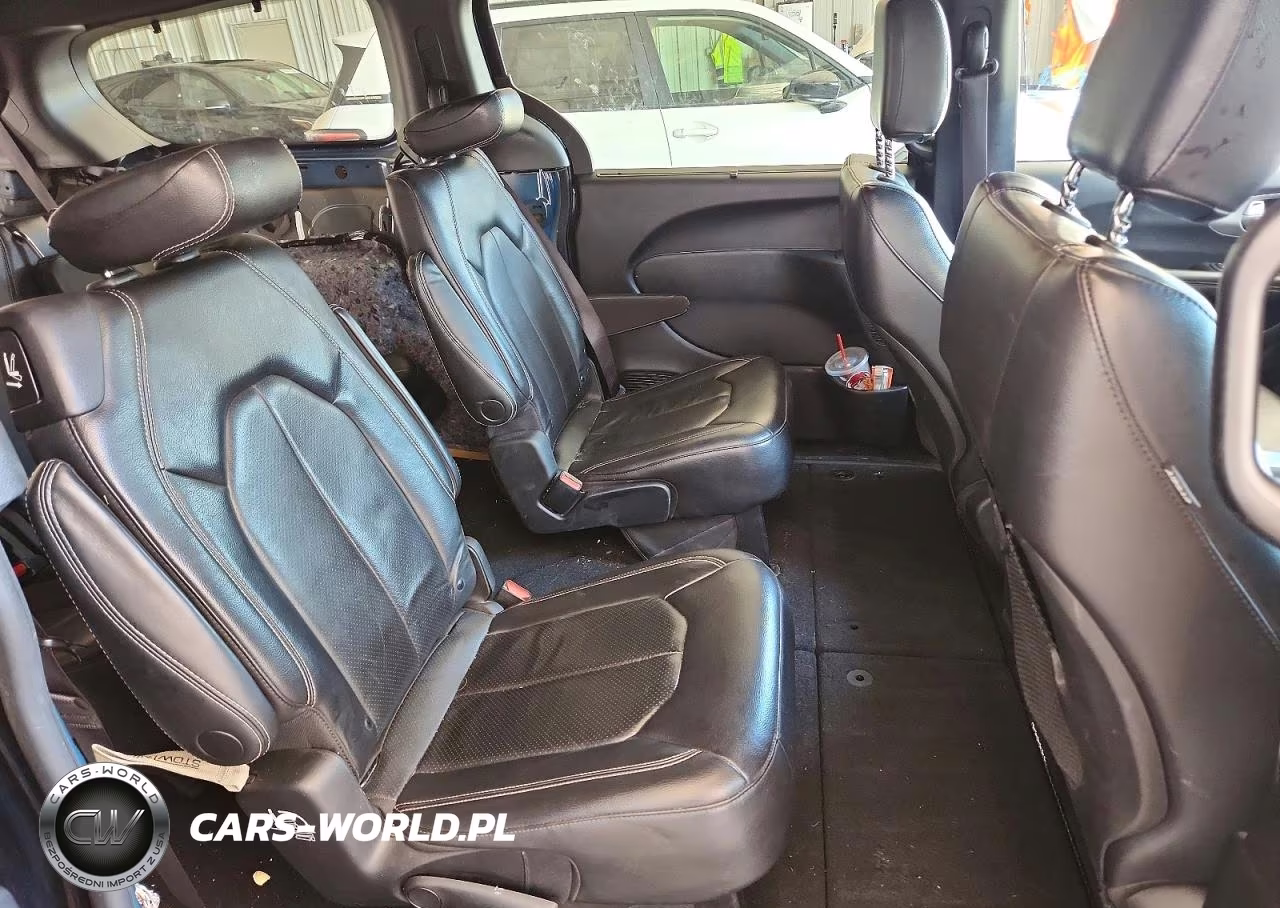2022 Chrysler Pacifica Touring L VIN:2C4RC3BG9NR131791 - 11