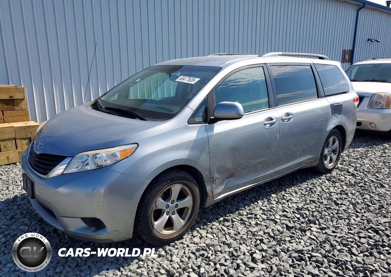 2011 Toyota Sienna Le 8-Passenger