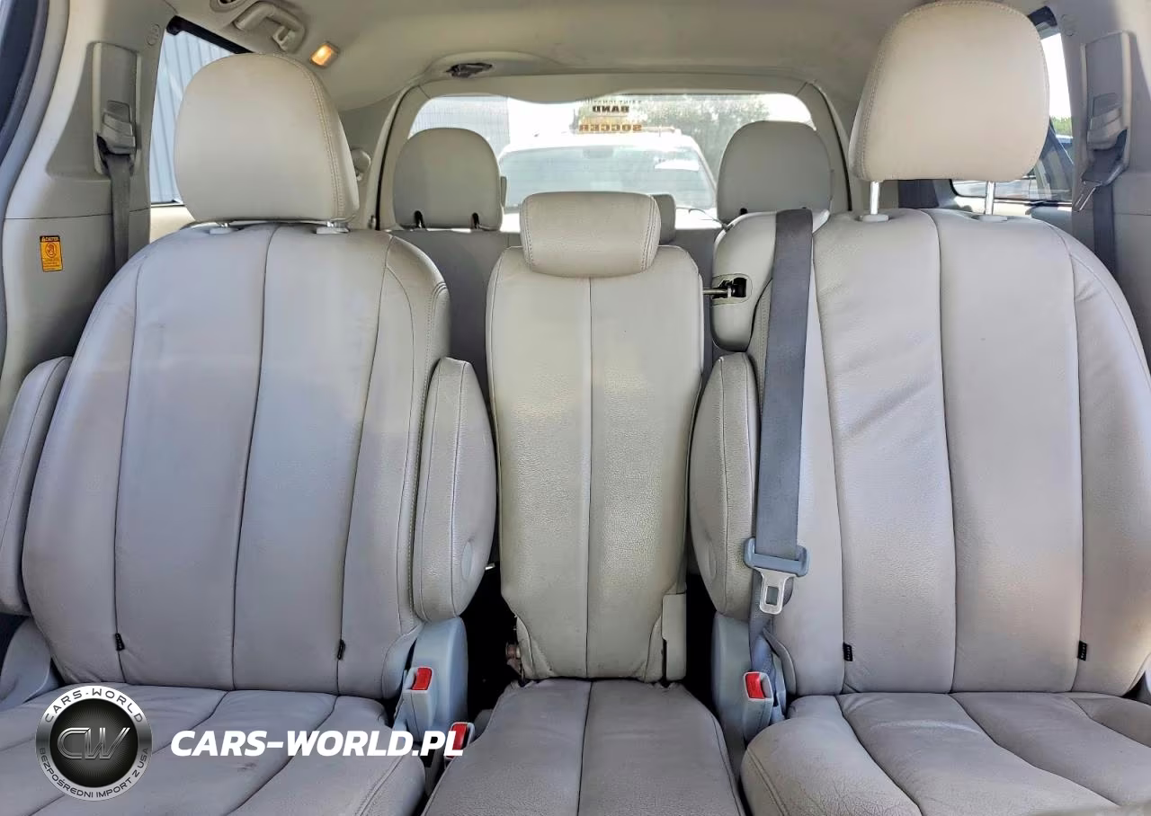2011 Toyota Sienna Le 8-Passenger VIN:5TDKK3DC0BS053323 - 10
