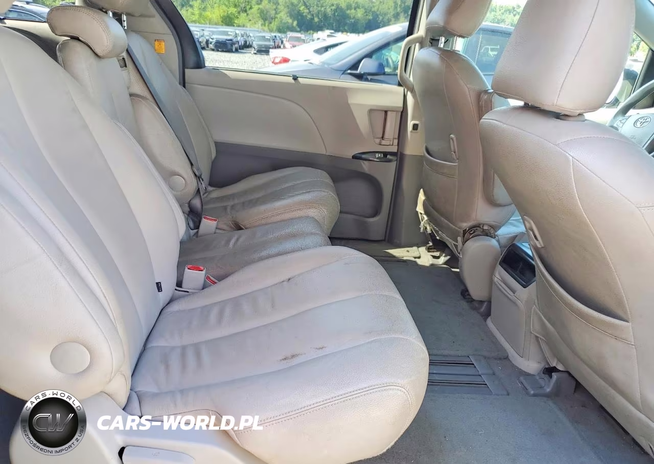 2011 Toyota Sienna Le 8-Passenger VIN:5TDKK3DC0BS053323 - 11