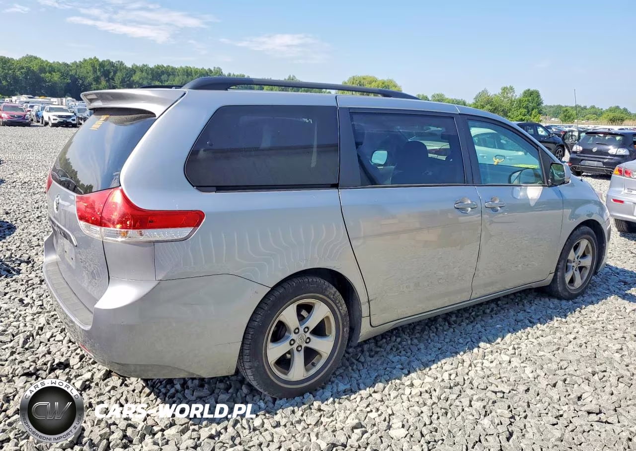 2011 Toyota Sienna Le 8-Passenger VIN:5TDKK3DC0BS053323 - 3