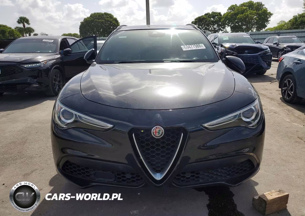 2018 Alfa Romeo Stelvio Ti Sport VIN:ZASFAKNNXJ7B88534 - 5