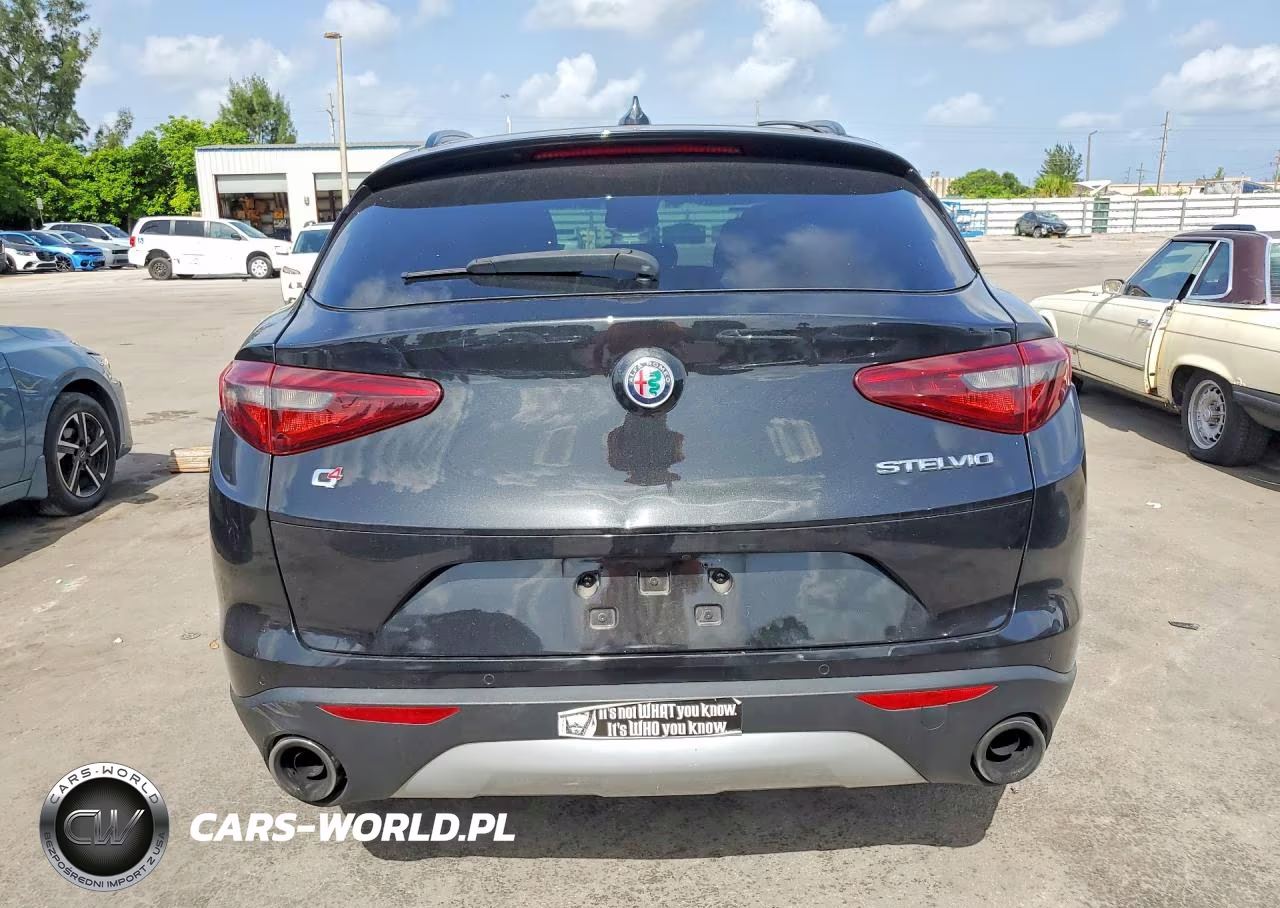 2018 Alfa Romeo Stelvio Ti Sport VIN:ZASFAKNNXJ7B88534 - 6