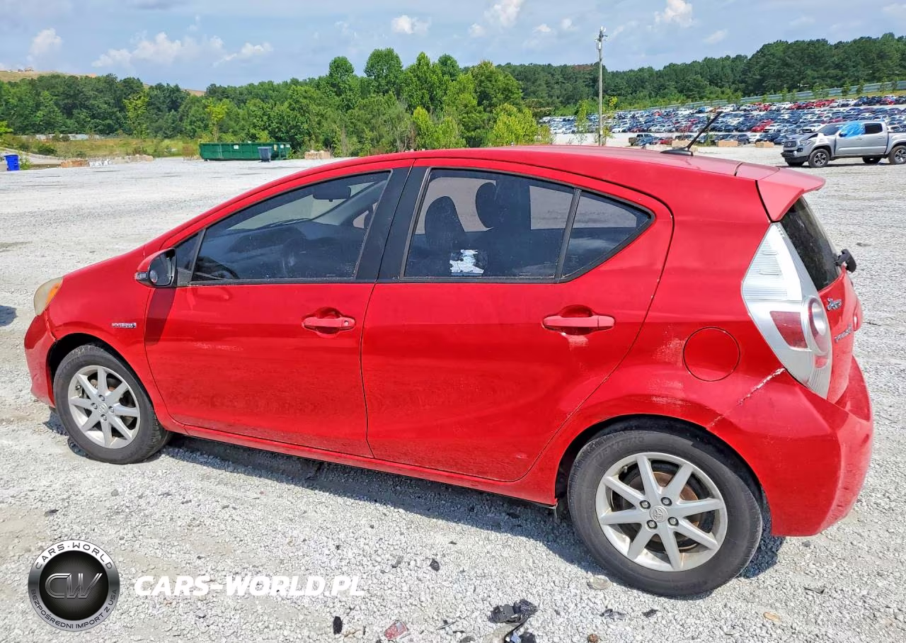 2013 Toyota Prius C Three VIN:JTDKDTB30D1041637 - 2