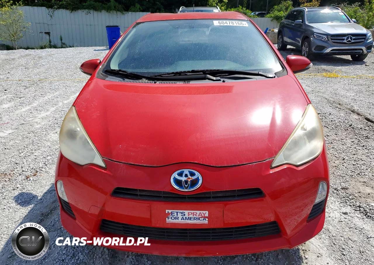 2013 Toyota Prius C Three VIN:JTDKDTB30D1041637 - 5
