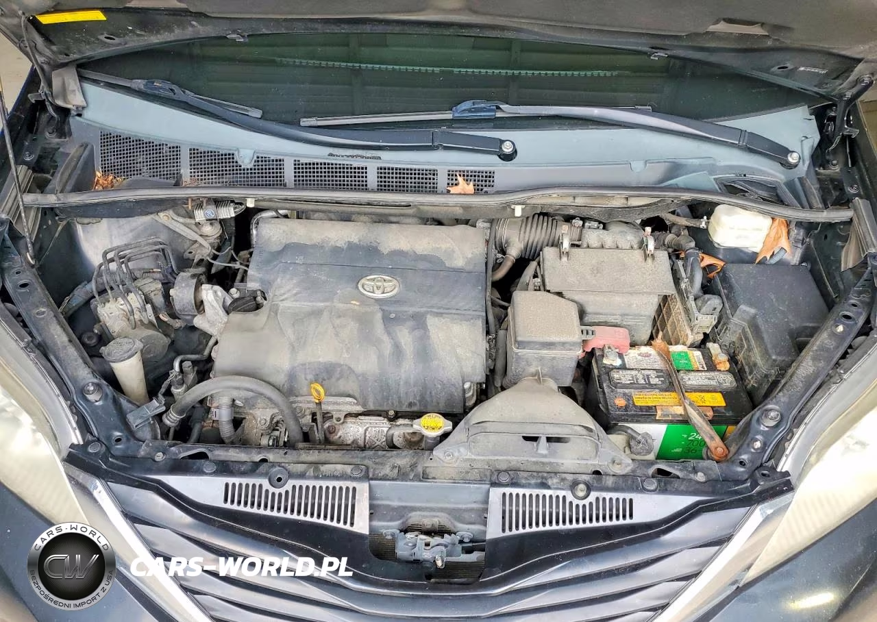 2011 Toyota Sienna Le VIN:5TDKK3DCXBS152568 - 12