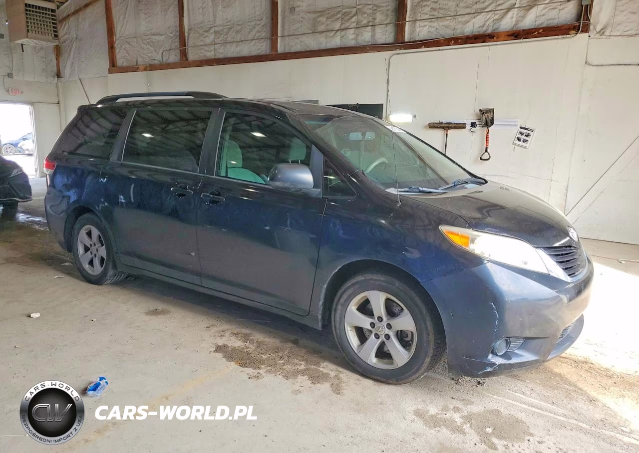 2011 Toyota Sienna Le VIN:5TDKK3DCXBS152568 - 4