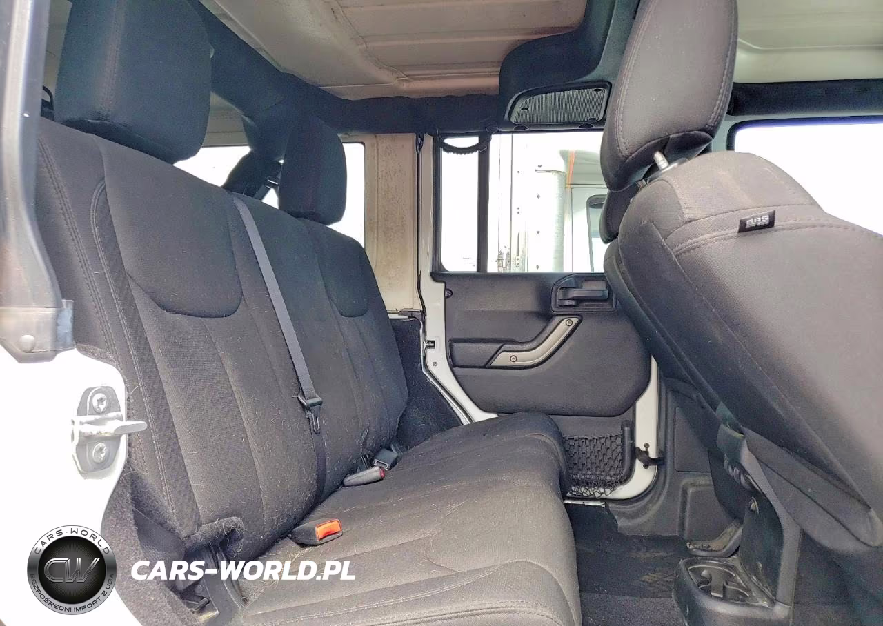 2015 Jeep Wrangler Unlimited Sport VIN:1C4HJWDG0FL767882 - 10