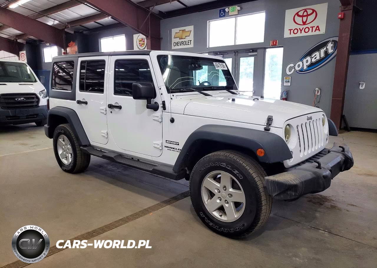 2015 Jeep Wrangler Unlimited Sport VIN:1C4HJWDG0FL767882 - 4