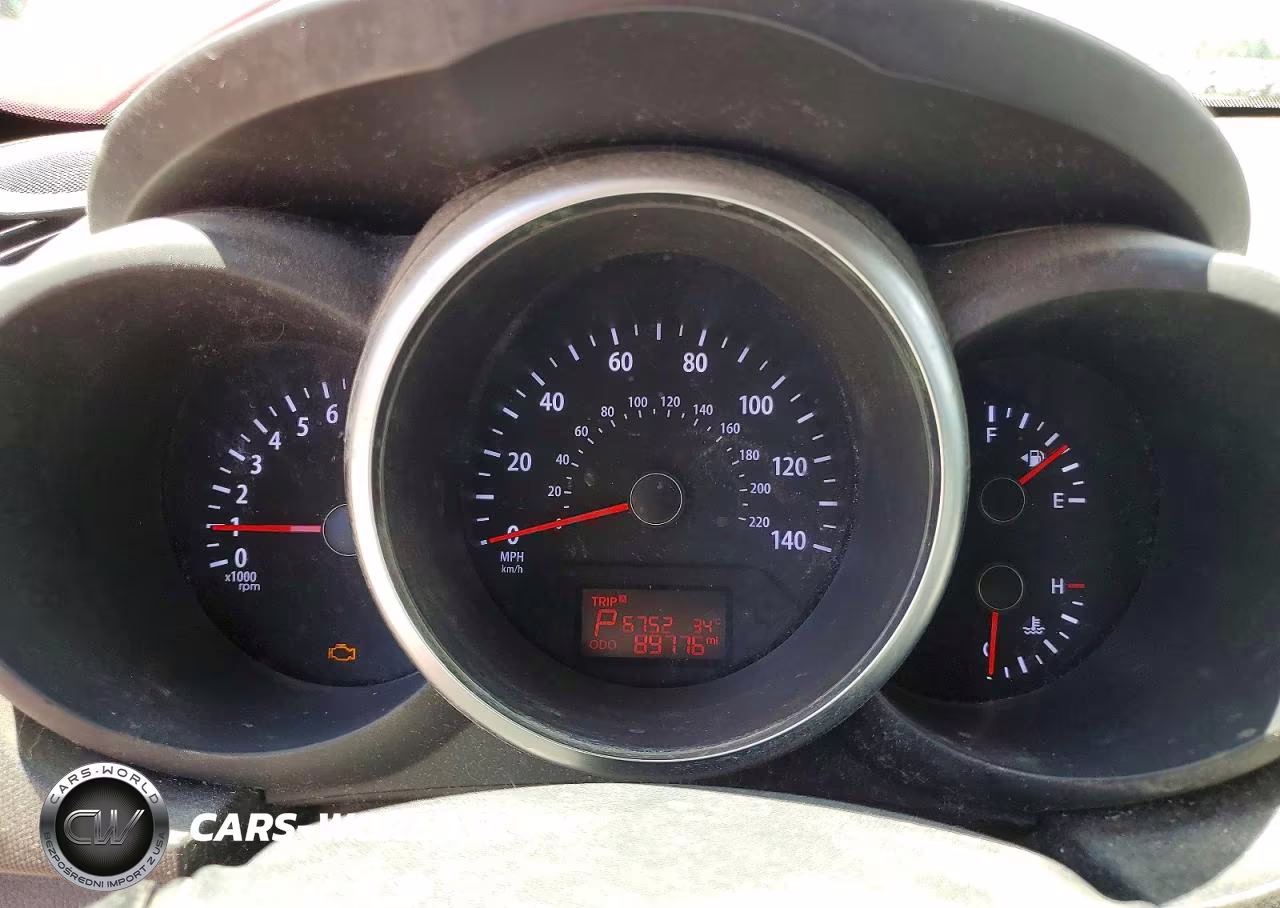 2012 Kia Soul + VIN:KNDJT2A65C7449731 - 9