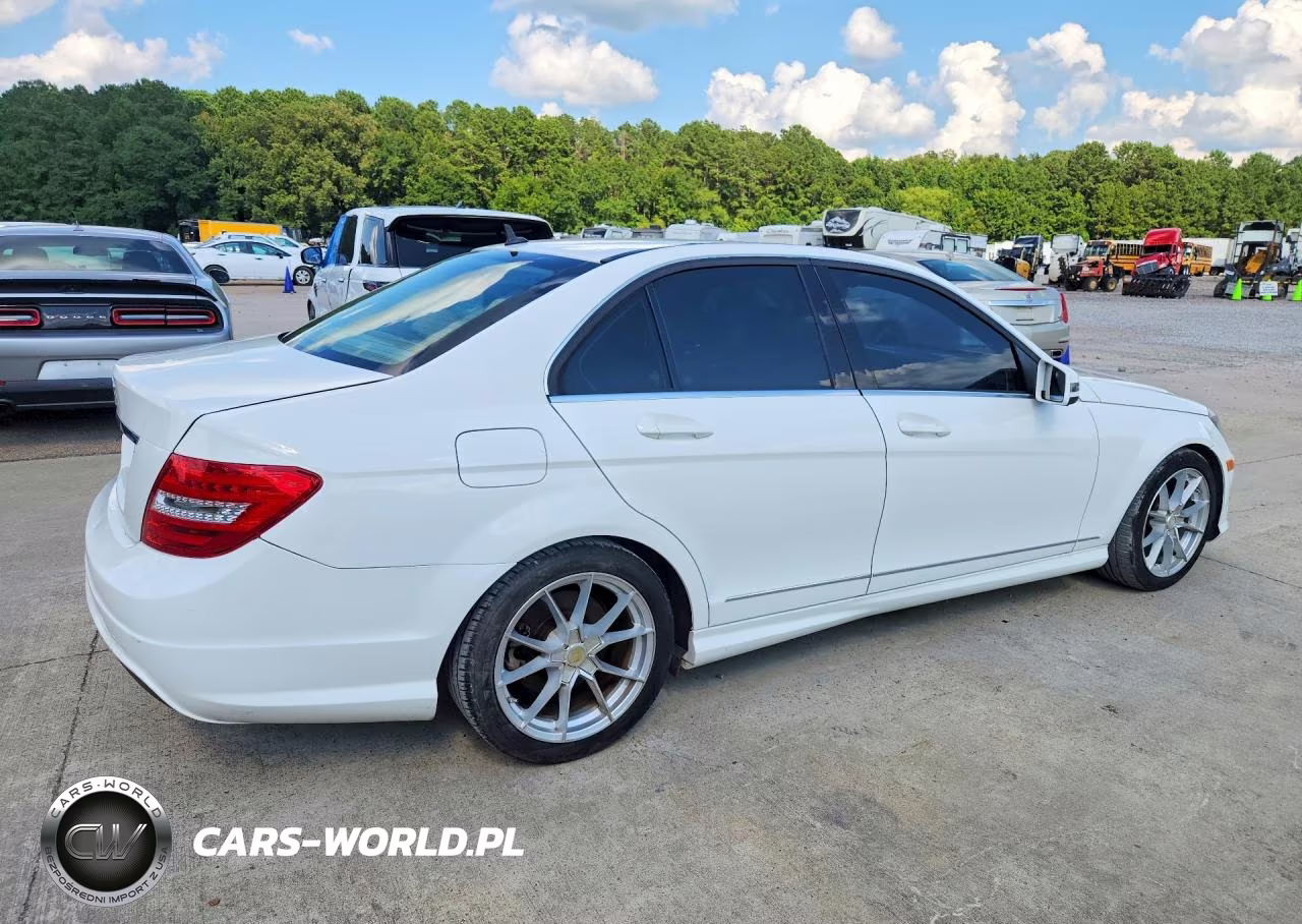 2014 Mercedes-Benz C 250 VIN:WDDGF4HB2EG192522 - 3
