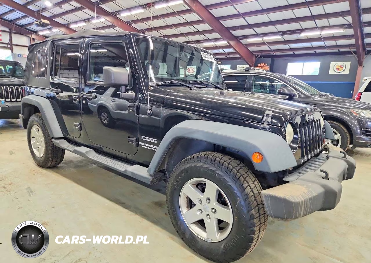 2013 Jeep Wrangler Unlimited Sport VIN:1C4BJWDG8DL503263 - 4