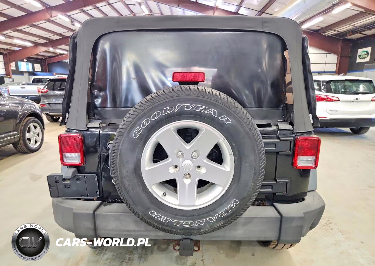 2013 Jeep Wrangler Unlimited Sport VIN:1C4BJWDG8DL503263 - 6