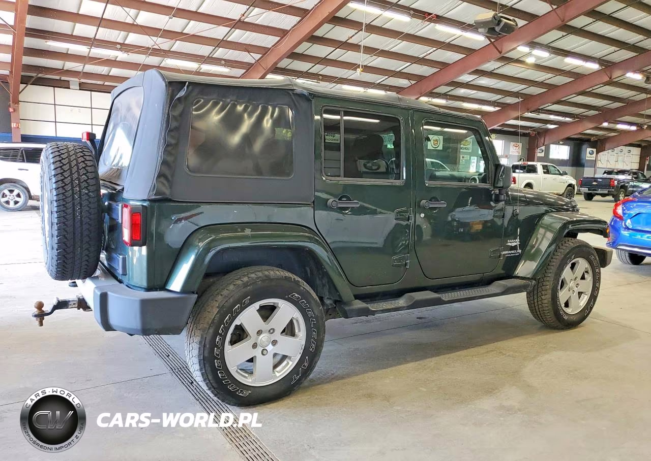 2010 Jeep Wrangler Unlimited Sahara VIN:1J4BA5H17AL167899 - 3