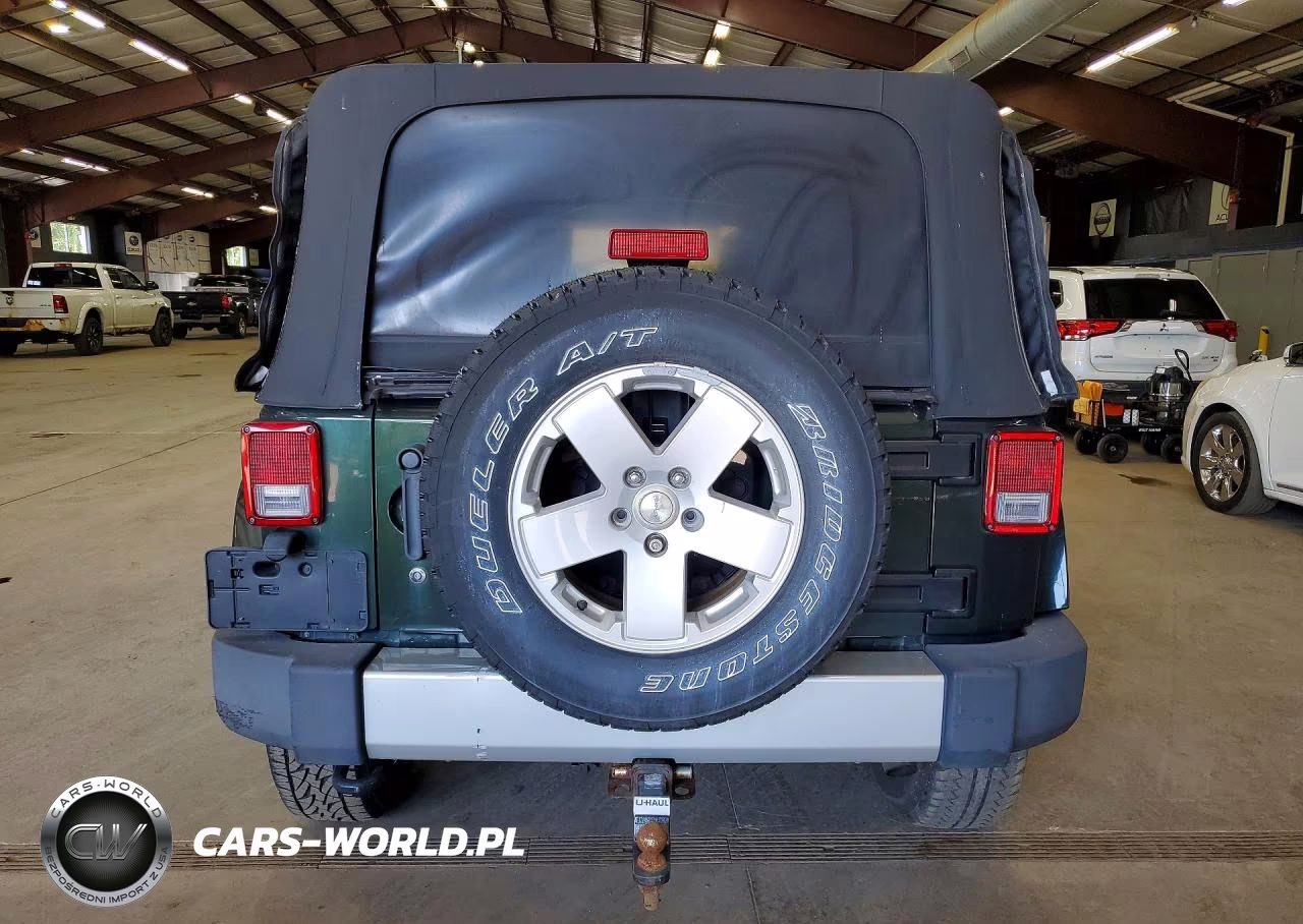 2010 Jeep Wrangler Unlimited Sahara VIN:1J4BA5H17AL167899 - 6