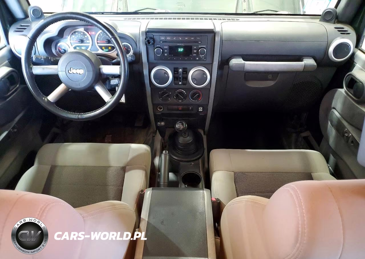 2010 Jeep Wrangler Unlimited Sahara VIN:1J4BA5H17AL167899 - 8