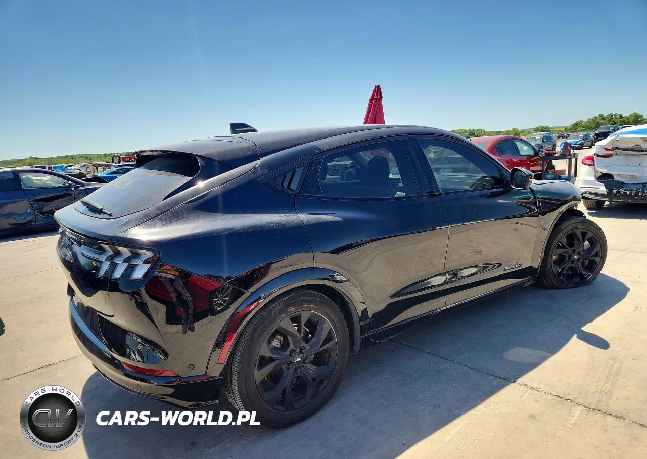 2023 Ford Mustang Mach-E Premium VIN:3FMTK3R77PMA85558 - 3