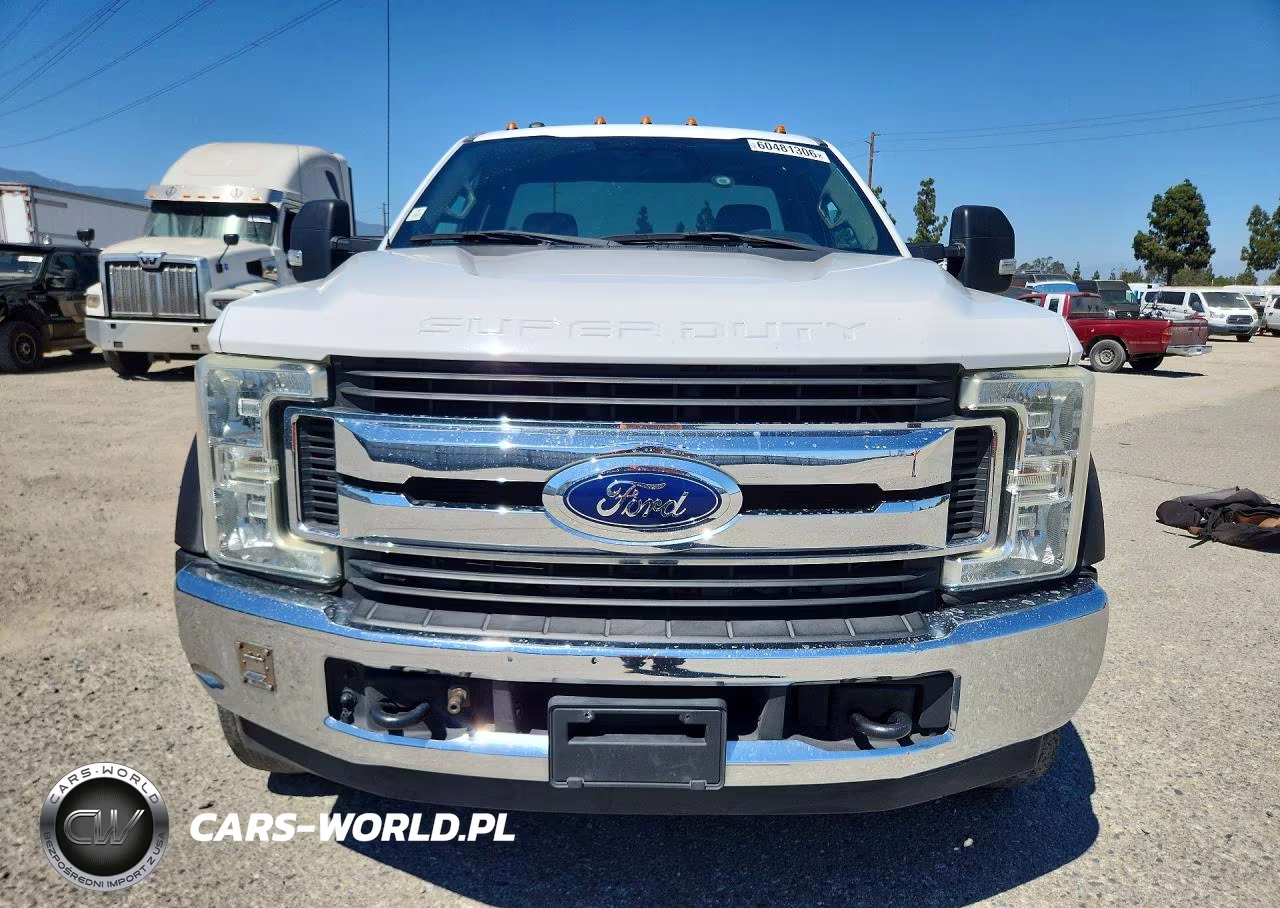 2017 Ford F550 Super Duty VIN:1FDUF5GT6HEC49264 - 5