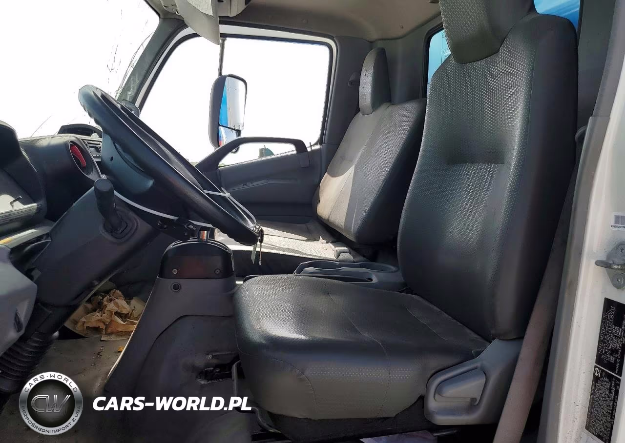 2020 Hino 155 Box Truck VIN:JHHYDM1H0LK008303 - 7