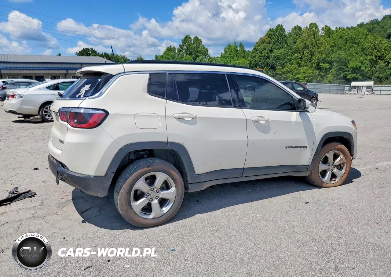 2019 Jeep Compass Latitude VIN:3C4NJDBB5KT839060 - 3