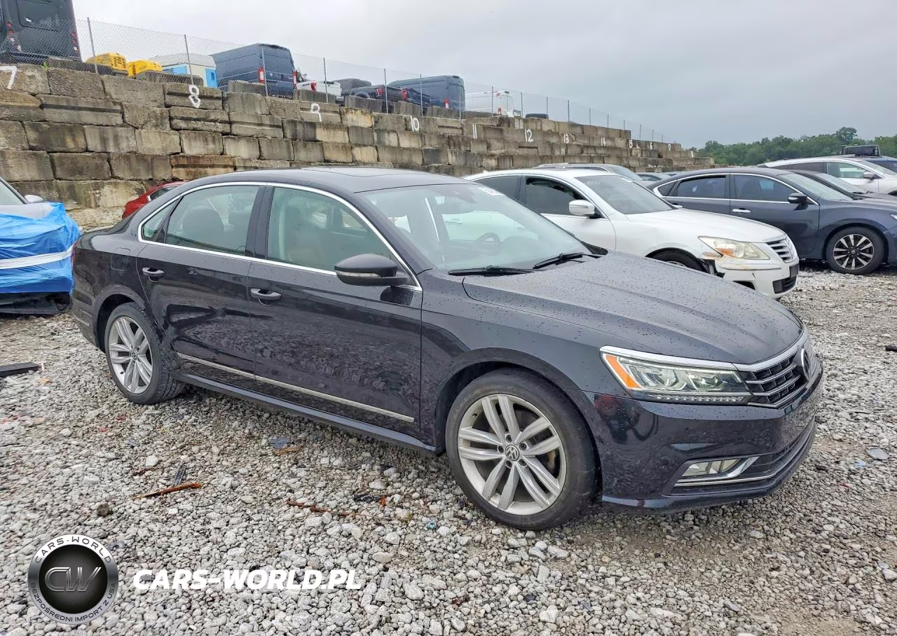 2018 Volkswagen Passat Sel Premium VIN:1VWCA7A33JC041733 - 4