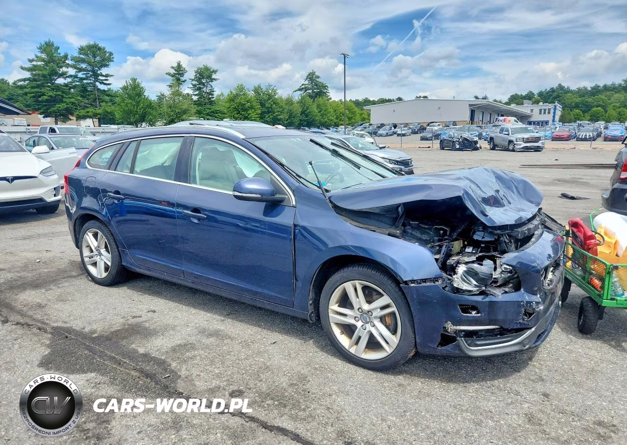 2015 Volvo V60 Premier+ VIN:YV1612SC1F1191533 - 4
