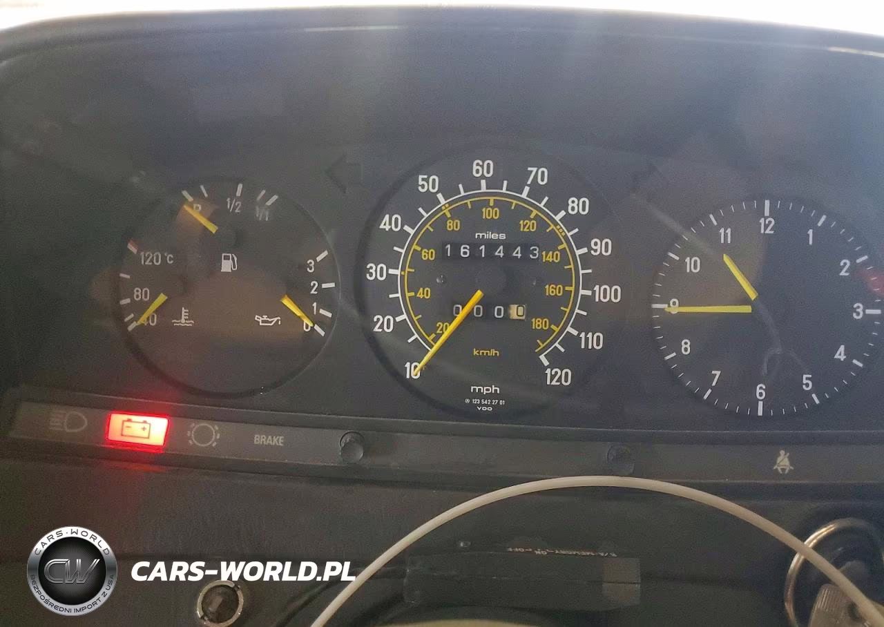 1984 Mercedes-Bez 240D VIN:WDB1231231A136864 - 9