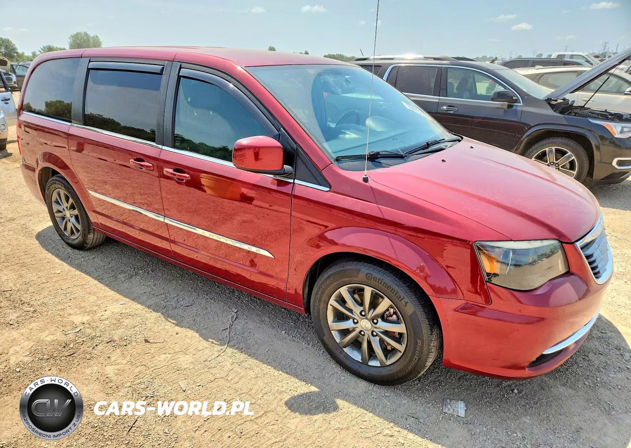 2015 Chrysler Town & Country S VIN:2C4RC1HG2FR754439 - 4