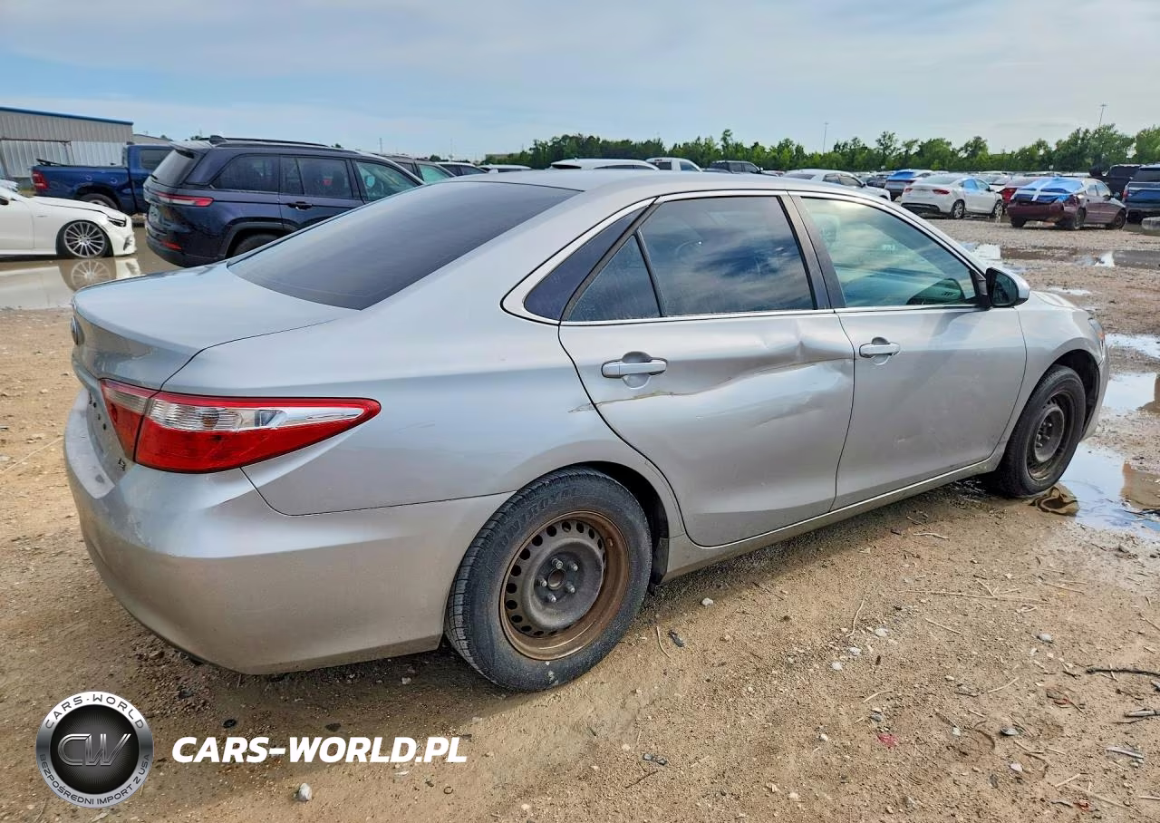2016 Toyota Camry Le VIN:4T4BF1FKXGR543771 - 3