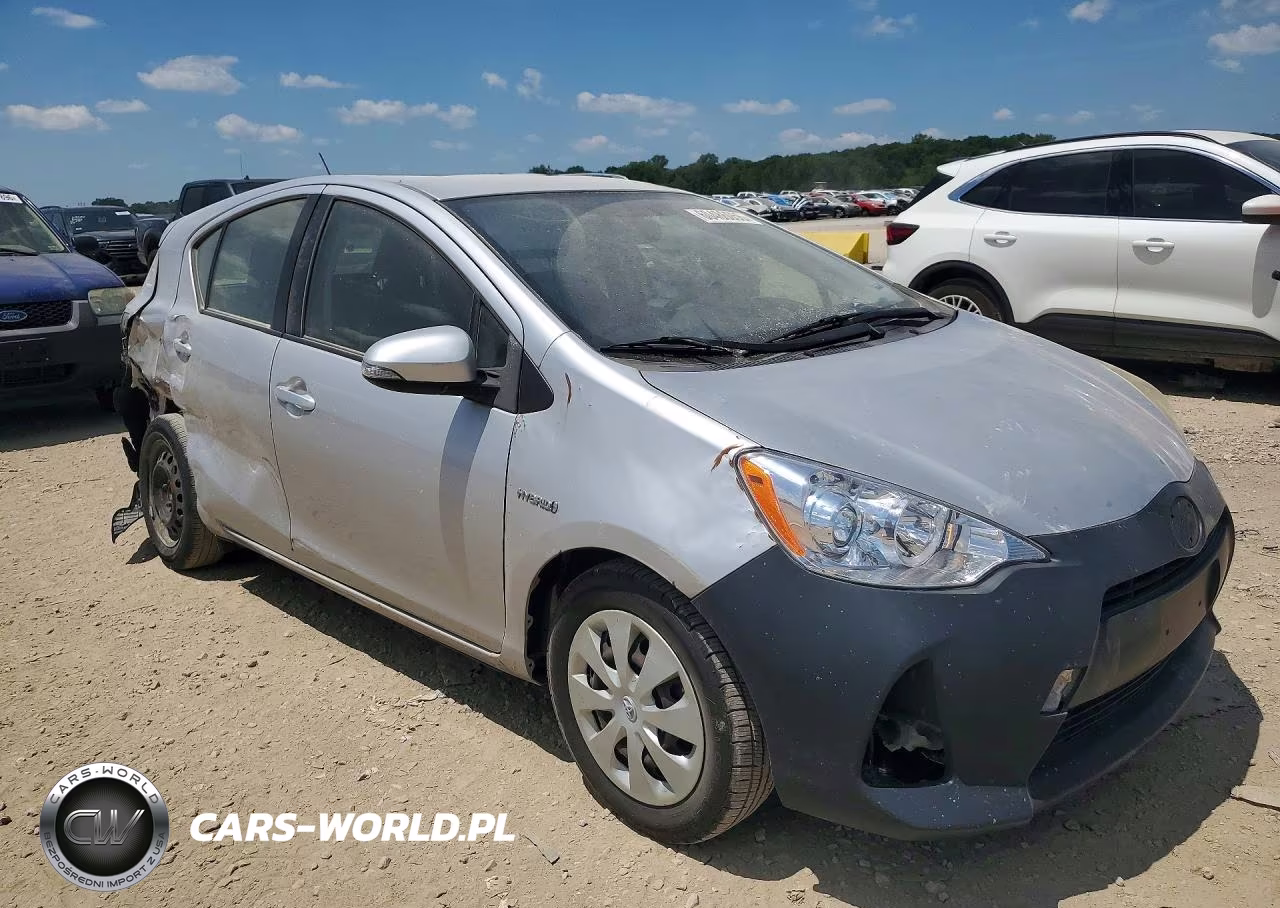 2013 Toyota Prius C Two VIN:JTDKDTB32D1533246 - 4