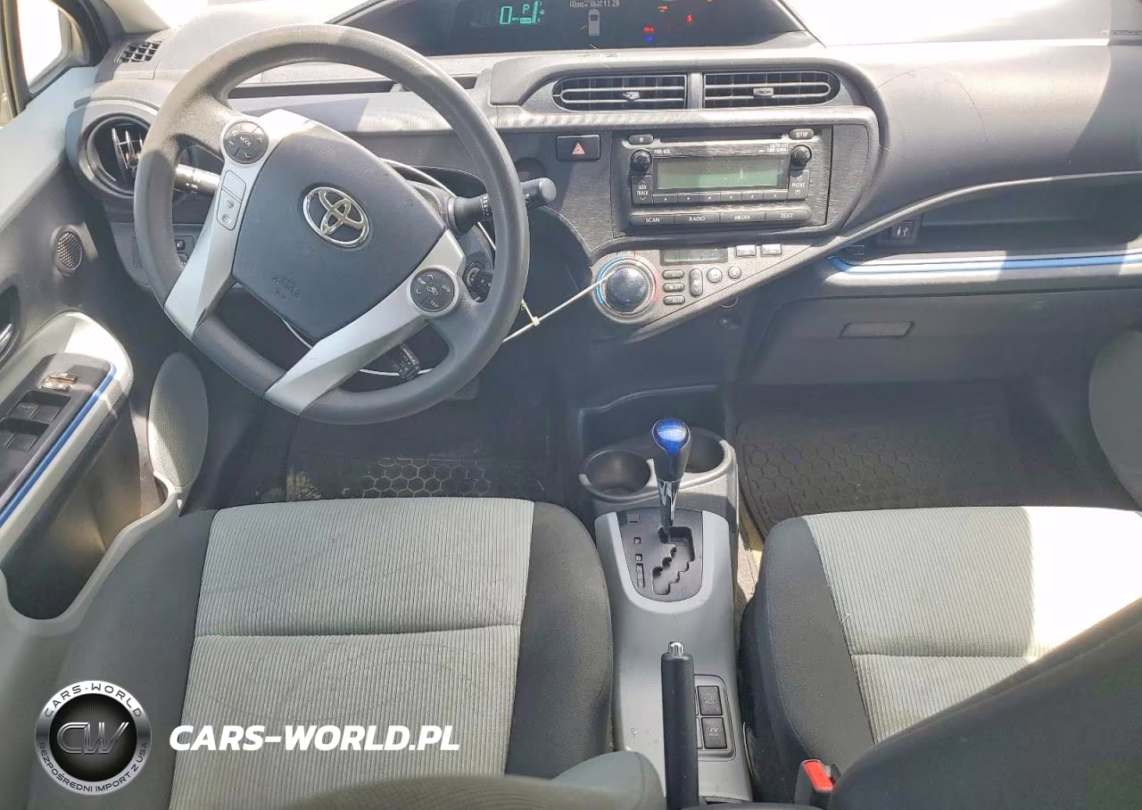 2013 Toyota Prius C Two VIN:JTDKDTB32D1533246 - 8