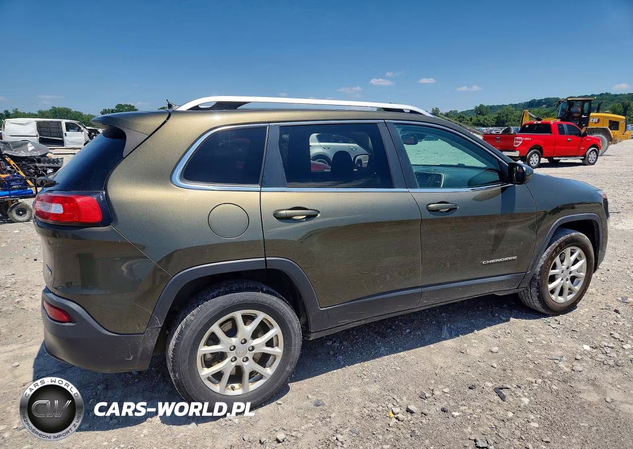 2015 Jeep Cherokee Latitude VIN:1C4PJMCB4FW784687 - 3