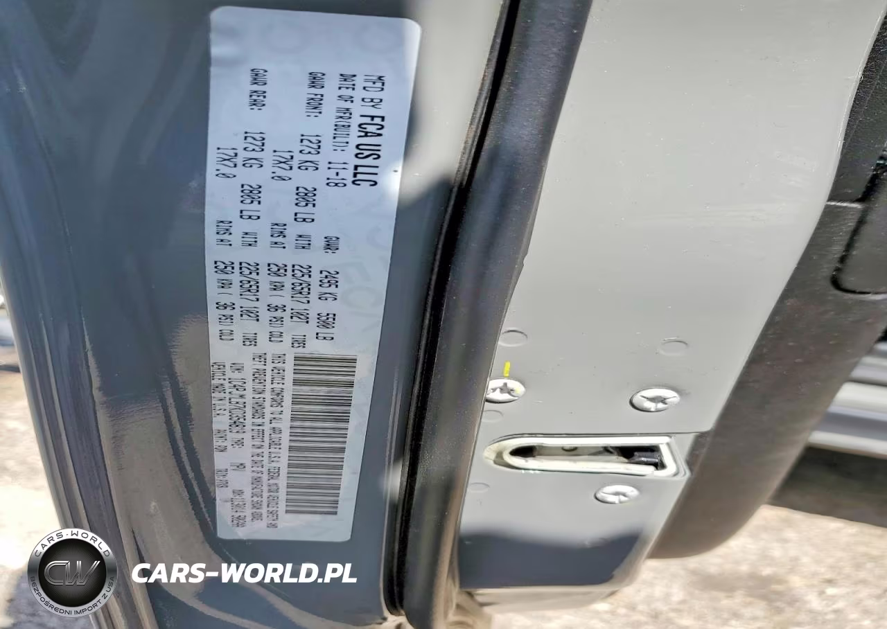 2019 Jeep Cherokee Latitude Plus VIN:1C4PJMLB7KD354819 - 13
