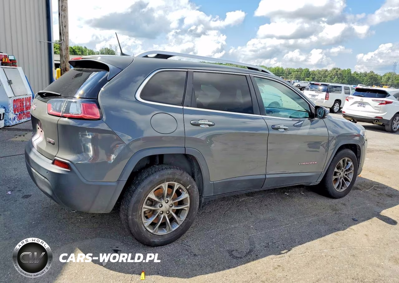 2019 Jeep Cherokee Latitude Plus VIN:1C4PJMLB7KD354819 - 3