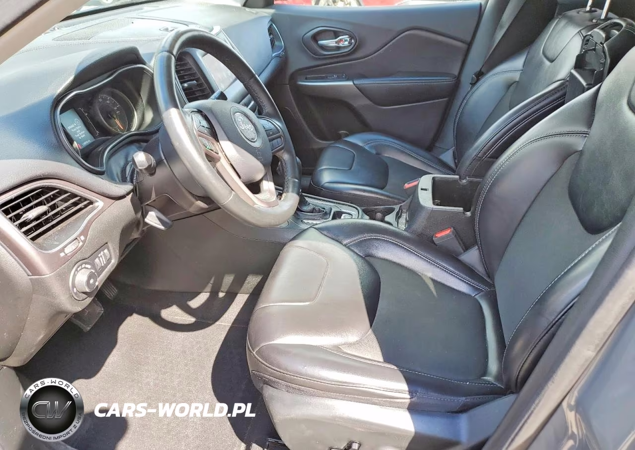 2019 Jeep Cherokee Latitude Plus VIN:1C4PJMLB7KD354819 - 7