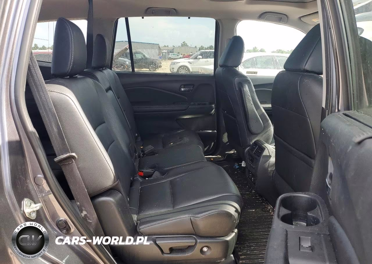 2017 Honda Pilot Touring VIN:5FNYF5H96HB045572 - 11