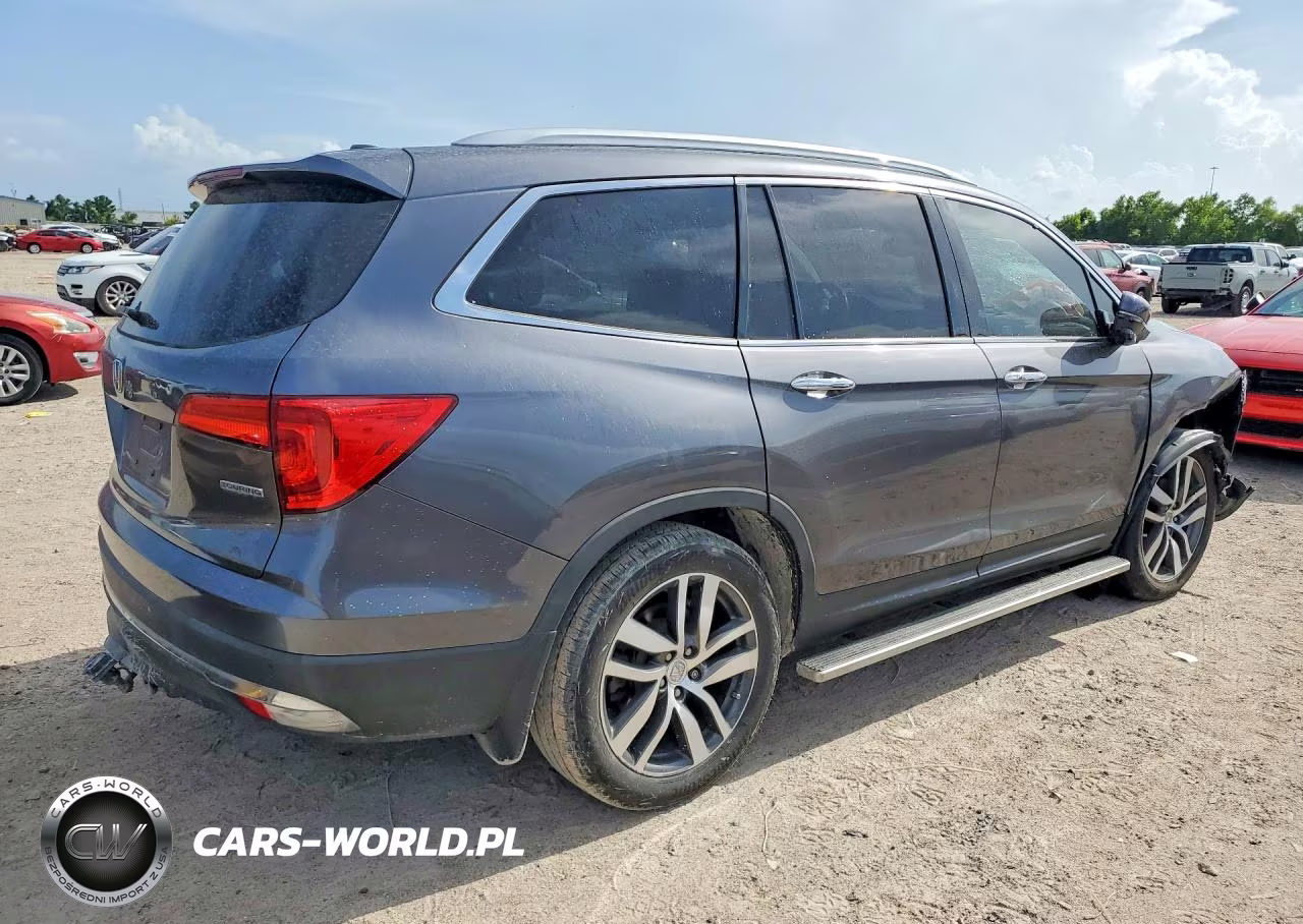 2017 Honda Pilot Touring VIN:5FNYF5H96HB045572 - 3