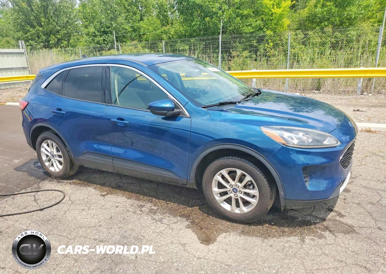 2020 Ford Escape Se VIN:1FMCU0G69LUB83919 - 4