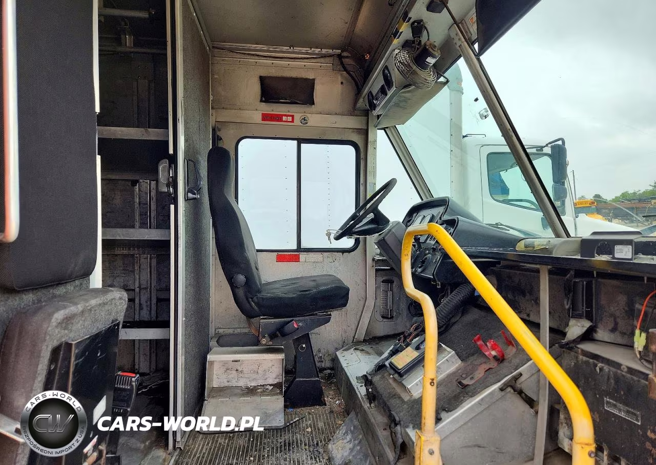2006 Freightliner Mt45 Chassis Delivery Truck VIN:4UZAAPBW16CW13002 - 7