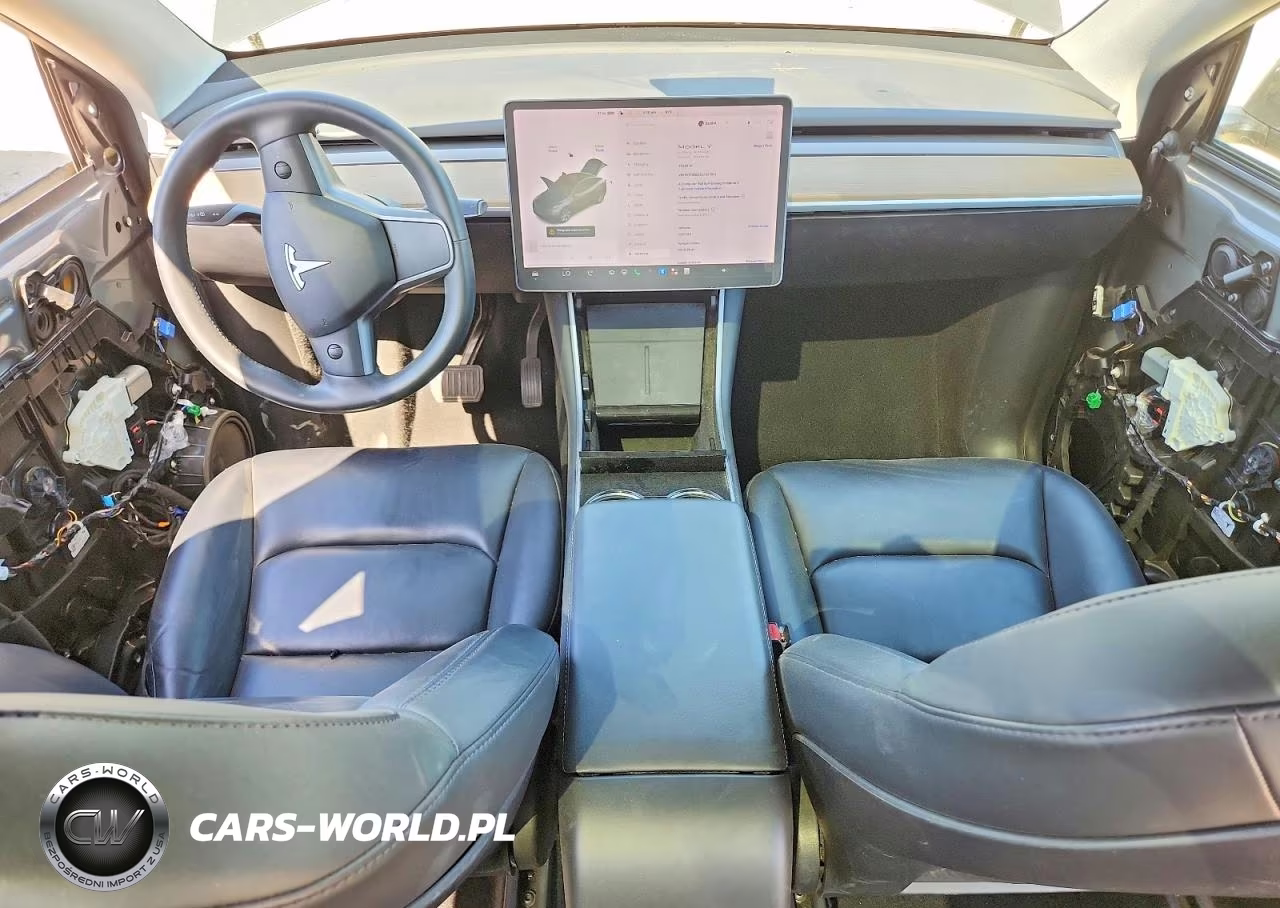 2020 Tesla Model Y VIN:5YJYGDEEXLF057631 - 8
